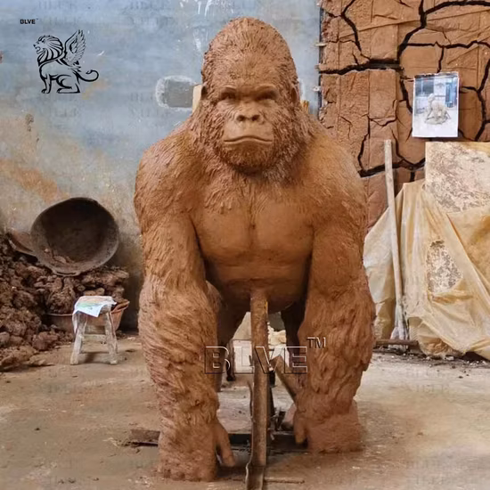 Kunst-Tierstatue aus Bronze, lebensgroße Gorilla-Gartenskulptur